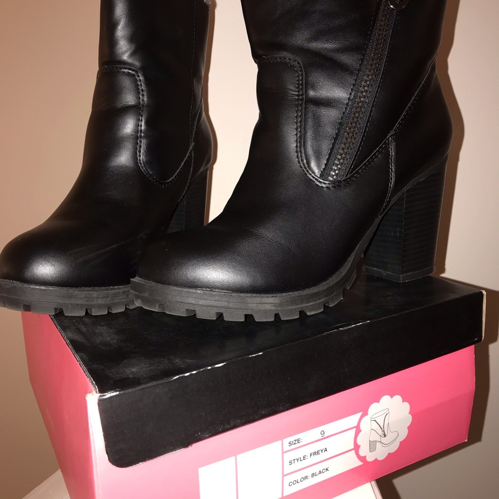 🚨Charlotte Russe boots FINAL PRICE